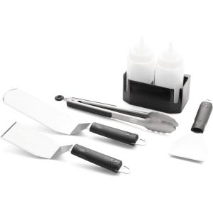 Camp Chef Griddle Essentials Kit – Flat-Top Griddle Accessories Include 2 Grill Spatulas, Grilling Tongs, Grill Scraper, 2 Squeeze Bottles & Magnetic Bottle Holder